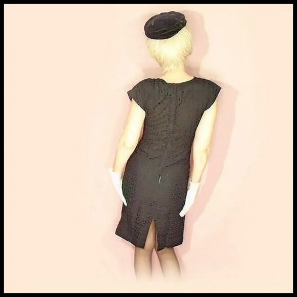 Vintage Black Eyelet Sheath Dress Bodycon Curvy LBD - Picture 3 of 13